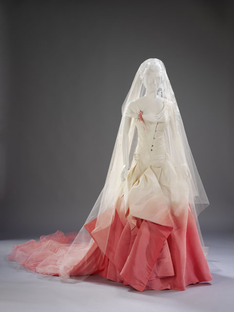 V&A’s <i>Unveiled</i> wedding gown exhibition débuts at Te Papa