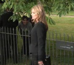 Video: Kate Moss, Naomi Campbell, Sarah Jessica Parker, Georgia Jagger at Serpentine Gallery party