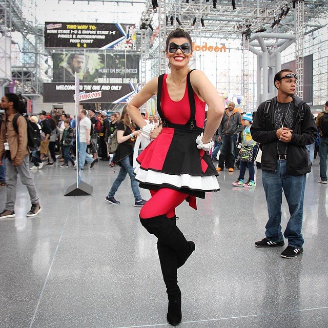The Healthy Harlequin, masked culinary superheroine, débuts at Comic-Con
