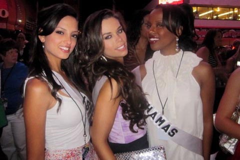 Bat-el Jobi, Ria van Dyke and Brenaka Bassett at Miss Universe 2010