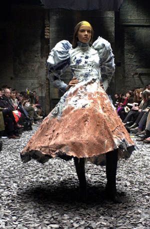 Céline’s Phoebe Philo wins Designer of the Year at 2010 British Fashion ...
