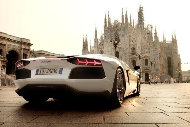 Lamborghini fans descend on Milano to start its 50th anniversary convoy, the <i>Grande Giro</i>
