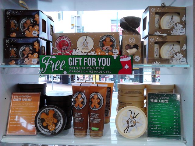 The Body Shop’s ﬂavourful Christmas 2013 range now in stores