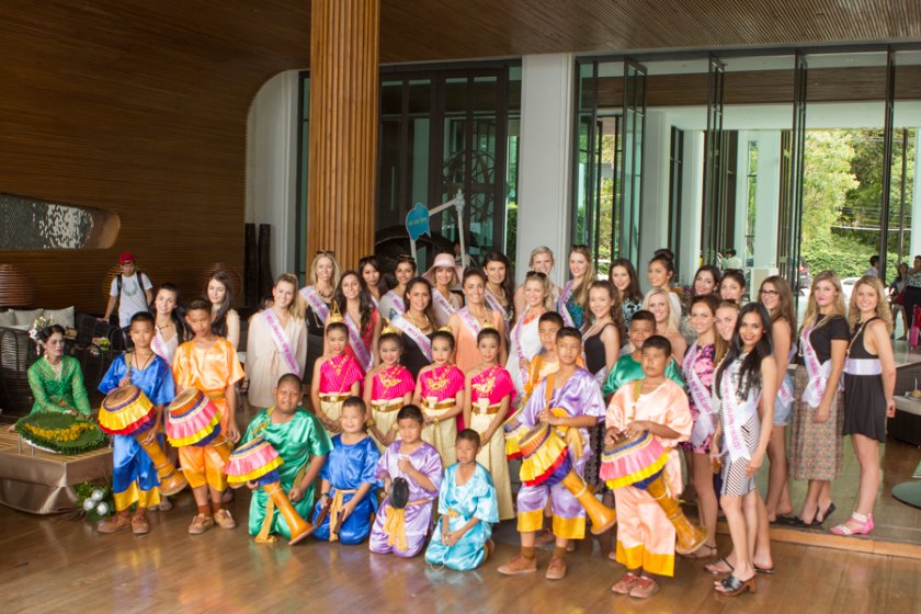 Miss Universe New Zealand 2014 ﬁnalists arrive in Pattaya, Thailand
