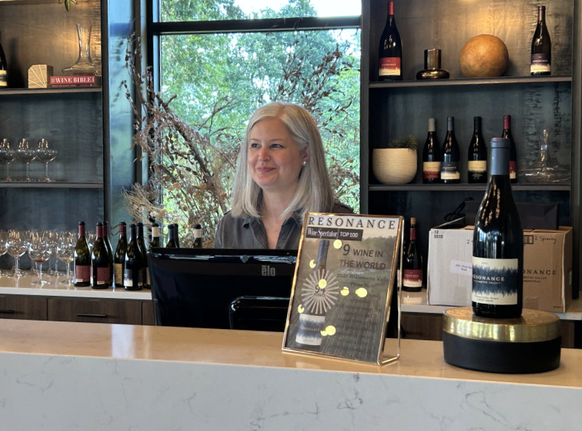 Woman at the counter at the Résonance tasting room.