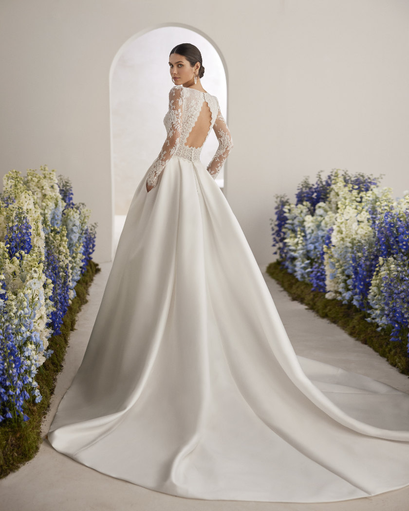 Rosa Clará Couture gown