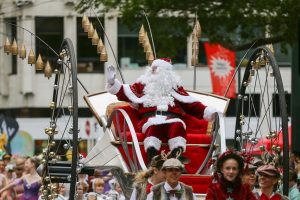 David Jones kicks off Wellington Christmas celebrations with a parade on November 25